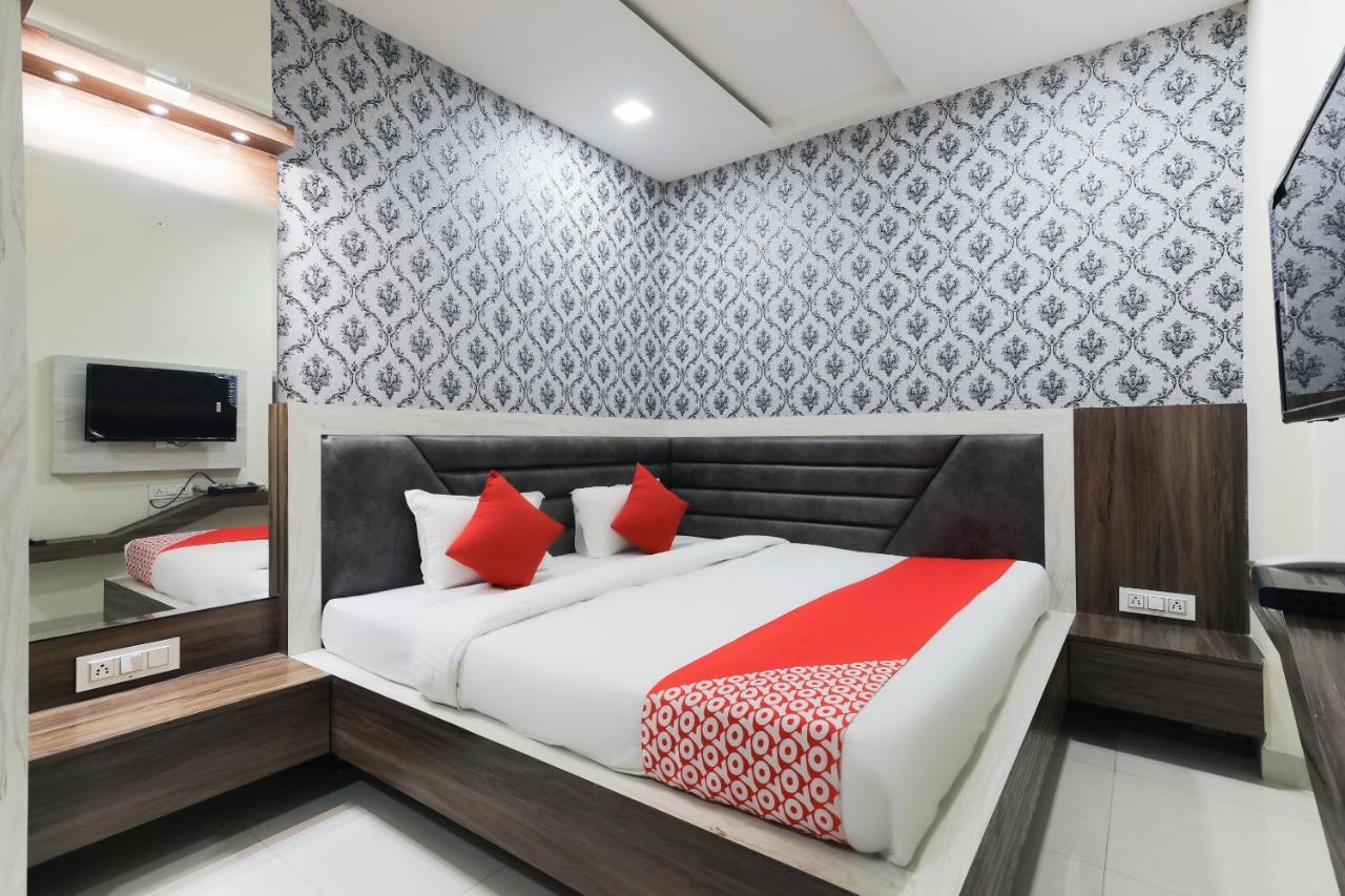 Отель Oyo 60577 Sukhmani Residency Индаур Экстерьер фото