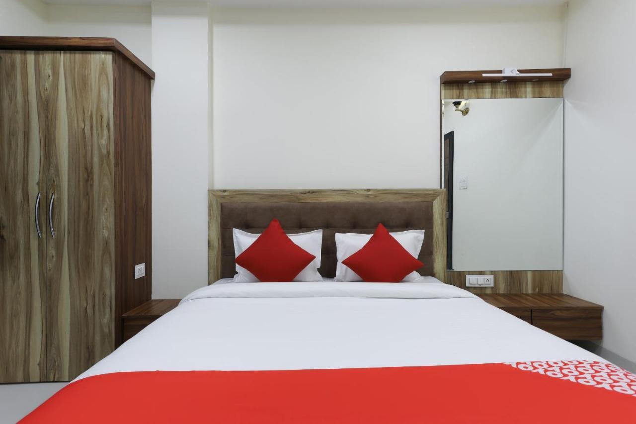 Отель Oyo 60577 Sukhmani Residency Индаур Экстерьер фото