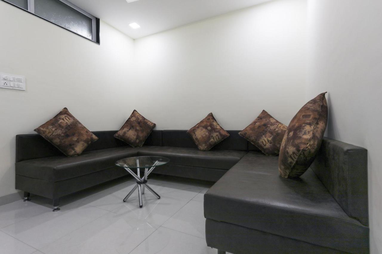 Отель Oyo 60577 Sukhmani Residency Индаур Экстерьер фото