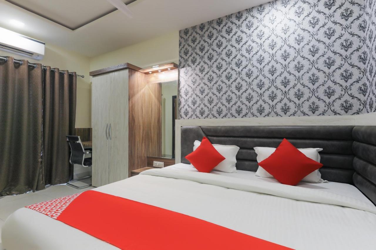 Отель Oyo 60577 Sukhmani Residency Индаур Экстерьер фото